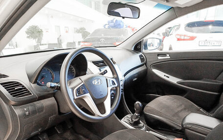 Hyundai Solaris II рестайлинг, 2012 год, 750 000 рублей, 16 фотография