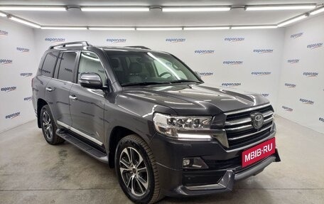 Toyota Land Cruiser 200, 2019 год, 6 850 000 рублей, 3 фотография