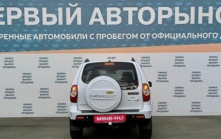 Chevrolet Niva I рестайлинг, 2017 год, 899 000 рублей, 6 фотография