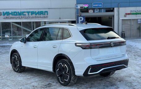 Volkswagen Tiguan, 2024 год, 5 600 000 рублей, 3 фотография