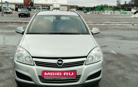 Opel Astra H, 2013 год, 3 фотография