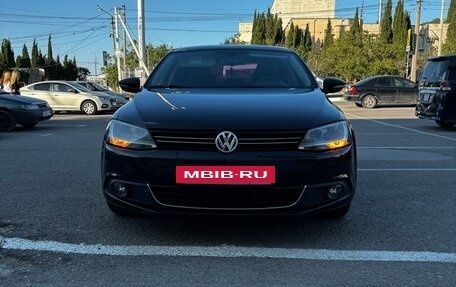 Volkswagen Jetta VI, 2011 год, 1 290 000 рублей, 2 фотография