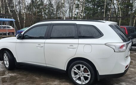 Mitsubishi Outlander III рестайлинг 3, 2013 год, 1 570 000 рублей, 7 фотография