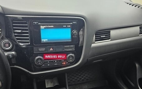 Mitsubishi Outlander III рестайлинг 3, 2013 год, 1 570 000 рублей, 14 фотография