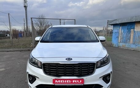 KIA Carnival III, 2019 год, 3 100 000 рублей, 2 фотография