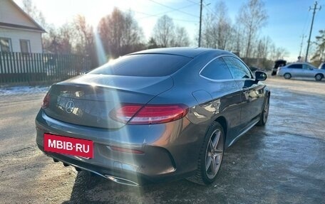 Mercedes-Benz C-Класс, 2017 год, 3 350 000 рублей, 4 фотография