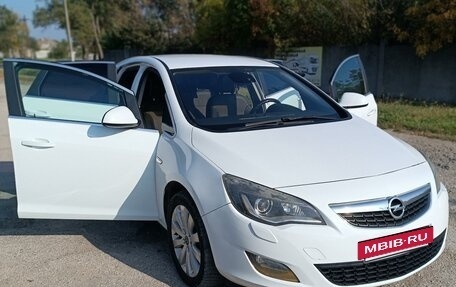 Opel Astra J, 2011 год, 1 050 000 рублей, 6 фотография