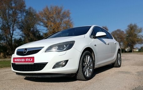 Opel Astra J, 2011 год, 1 050 000 рублей, 7 фотография