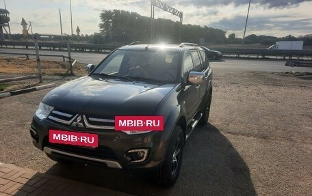 Mitsubishi Pajero Sport II рестайлинг, 2014 год, 2 499 999 рублей, 3 фотография