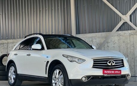 Infiniti QX70, 2014 год, 2 290 000 рублей, 3 фотография