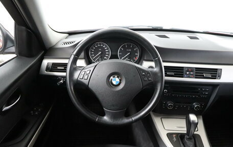 BMW 3 серия, 2011 год, 870 000 рублей, 17 фотография