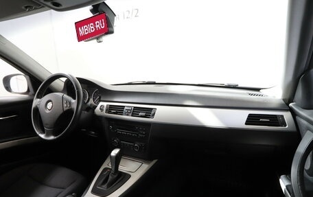 BMW 3 серия, 2011 год, 870 000 рублей, 16 фотография