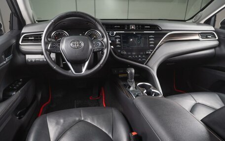 Toyota Camry, 2018 год, 2 729 000 рублей, 6 фотография