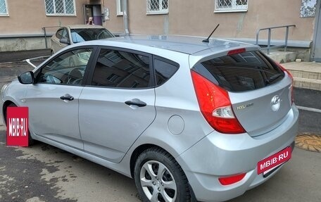 Hyundai Solaris II рестайлинг, 2011 год, 625 000 рублей, 4 фотография