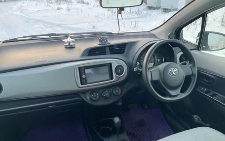 Toyota Vitz, 2012 год, 680 000 рублей, 7 фотография