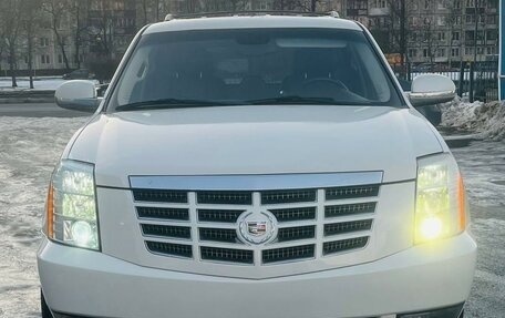 Cadillac Escalade III, 2011 год, 2 400 000 рублей, 1 фотография