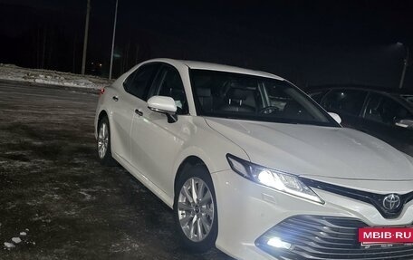 Toyota Camry, 2019 год, 3 270 500 рублей, 2 фотография