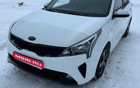 KIA Rio IV, 2020 год, 1 549 000 рублей, 3 фотография