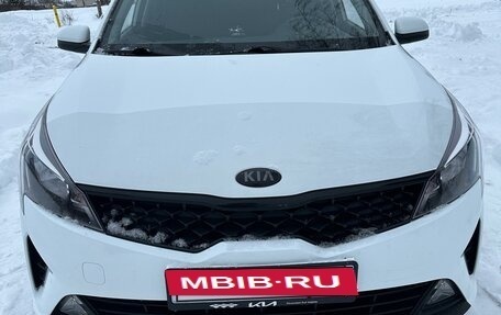 KIA Rio IV, 2020 год, 1 549 000 рублей, 2 фотография