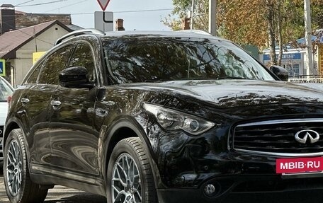 Infiniti FX II, 2011 год, 1 700 000 рублей, 4 фотография