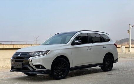 Mitsubishi Outlander III рестайлинг 3, 2021 год, 2 545 123 рублей, 1 фотография