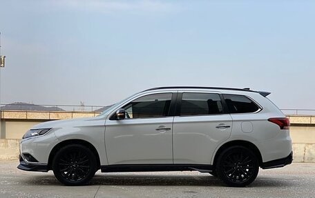 Mitsubishi Outlander III рестайлинг 3, 2021 год, 2 545 123 рублей, 3 фотография