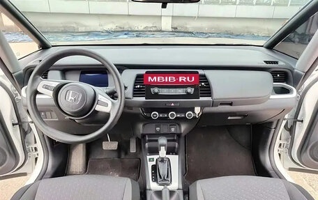 Honda Fit, 2021 год, 1 300 000 рублей, 9 фотография