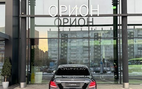 Mercedes-Benz E-Класс, 2017 год, 3 250 000 рублей, 4 фотография