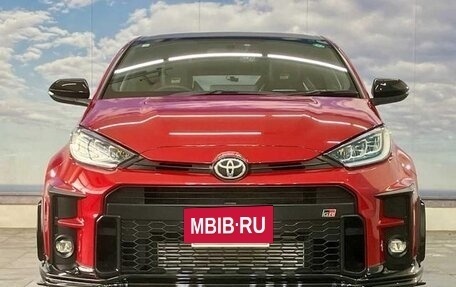 Toyota Yaris, 2021 год, 2 450 000 рублей, 2 фотография