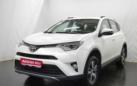 Toyota RAV4, 2018 год, 2 300 000 рублей, 1 фотография