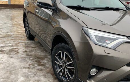 Toyota RAV4, 2017 год, 2 600 000 рублей, 11 фотография