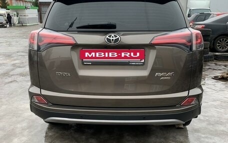 Toyota RAV4, 2017 год, 2 600 000 рублей, 14 фотография