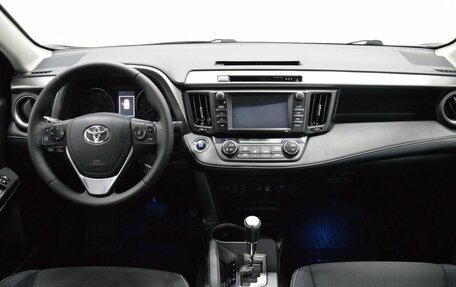 Toyota RAV4, 2018 год, 2 300 000 рублей, 14 фотография