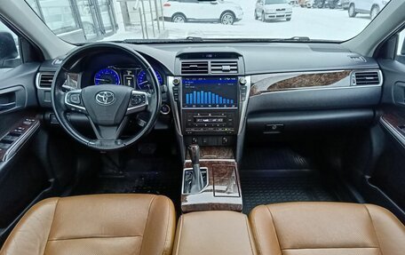 Toyota Camry, 2017 год, 2 470 000 рублей, 13 фотография