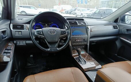 Toyota Camry, 2017 год, 2 470 000 рублей, 12 фотография