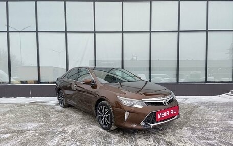 Toyota Camry, 2017 год, 2 470 000 рублей, 7 фотография