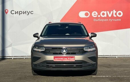 Volkswagen Tiguan II, 2021 год, 2 790 000 рублей, 2 фотография