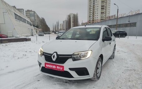 Renault Logan II, 2019 год, 825 000 рублей, 1 фотография