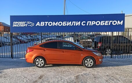 Hyundai Solaris II рестайлинг, 2015 год, 1 015 000 рублей, 3 фотография