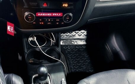 Mitsubishi Outlander III рестайлинг 3, 2013 год, 1 269 000 рублей, 9 фотография