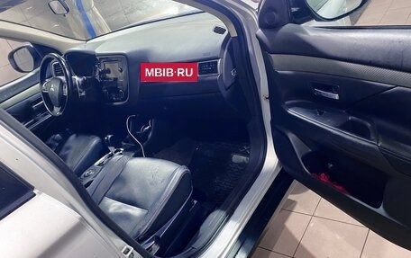 Mitsubishi Outlander III рестайлинг 3, 2013 год, 1 269 000 рублей, 5 фотография