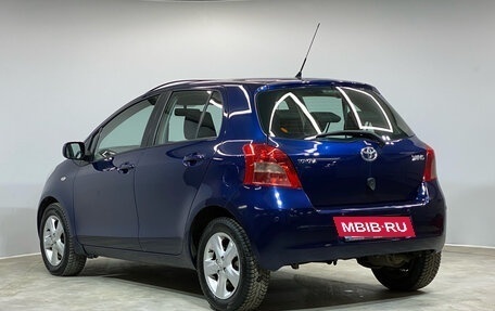 Toyota Yaris III рестайлинг, 2008 год, 745 000 рублей, 6 фотография