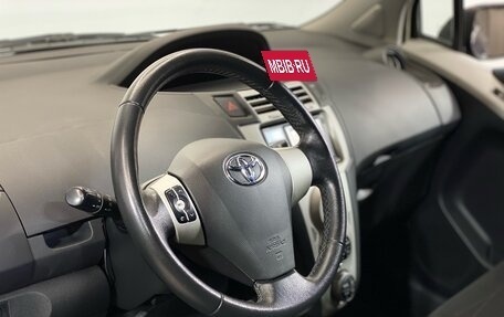 Toyota Yaris III рестайлинг, 2008 год, 745 000 рублей, 13 фотография