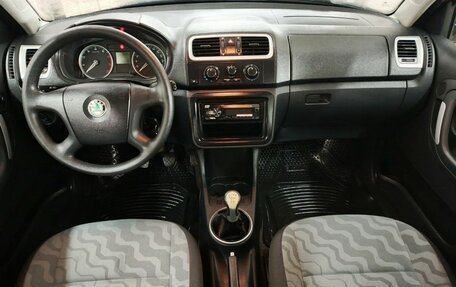 Skoda Fabia II, 2009 год, 555 000 рублей, 10 фотография