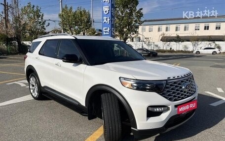 Ford Explorer VI, 2022 год, 4 088 000 рублей, 3 фотография