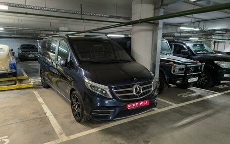 Mercedes-Benz V-Класс, 2017 год, 4 000 000 рублей, 1 фотография