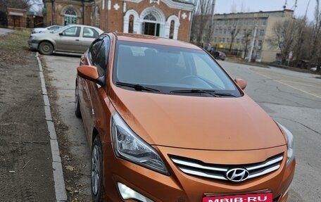 Hyundai Solaris II рестайлинг, 2015 год, 1 050 000 рублей, 1 фотография