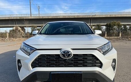 Toyota RAV4, 2021 год, 2 640 000 рублей, 3 фотография