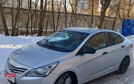 Hyundai Solaris II рестайлинг, 2015 год, 950 000 рублей, 5 фотография