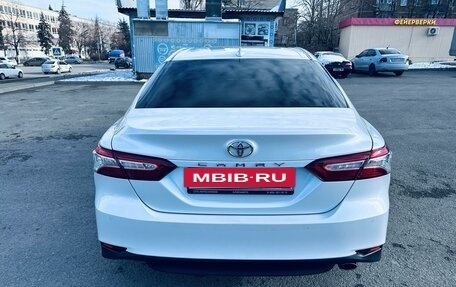 Toyota Camry, 2020 год, 3 350 000 рублей, 2 фотография